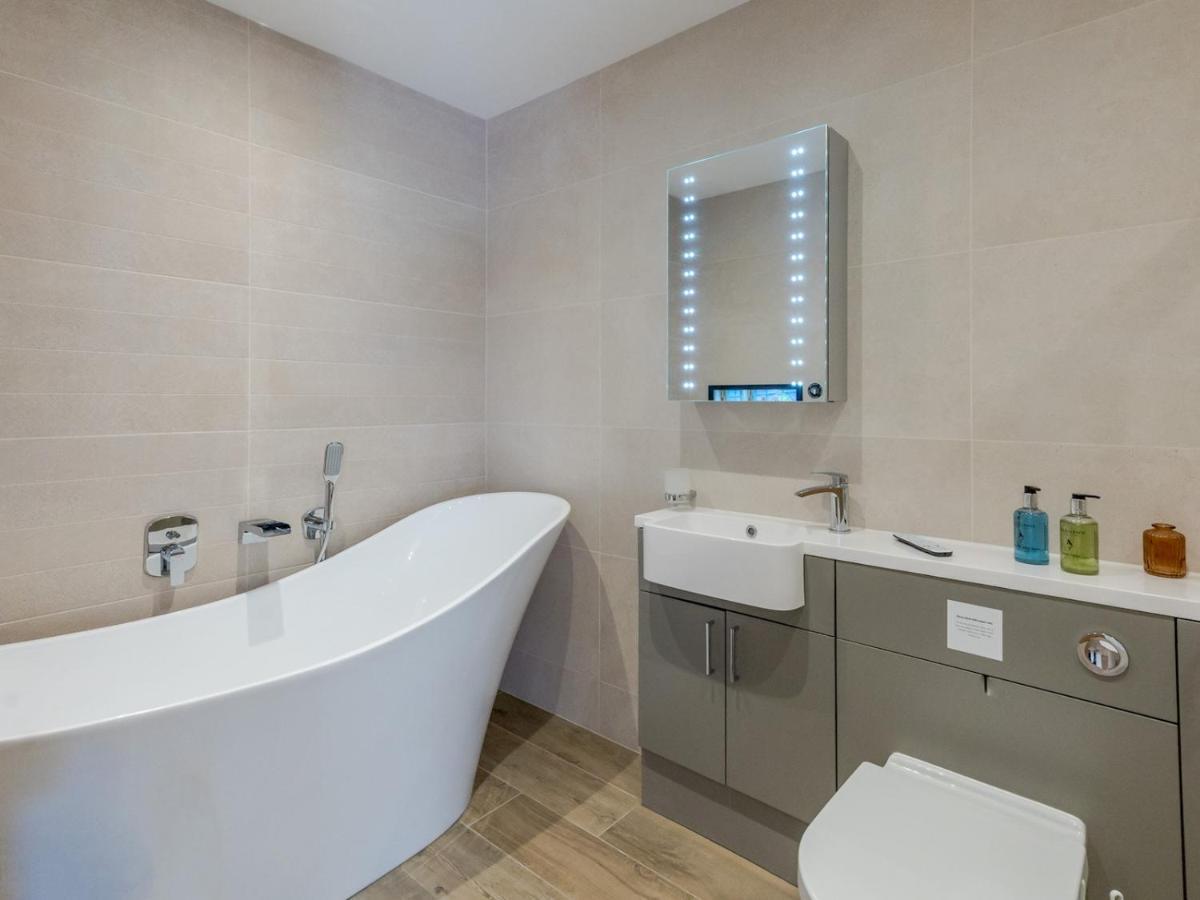 Pass The Keys Contemporary Apartment With Secure Parking Shrewsbury Zewnętrze zdjęcie