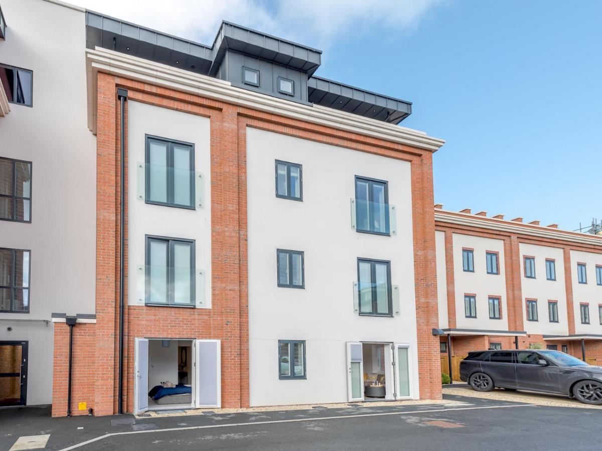 Pass The Keys Contemporary Apartment With Secure Parking Shrewsbury Zewnętrze zdjęcie