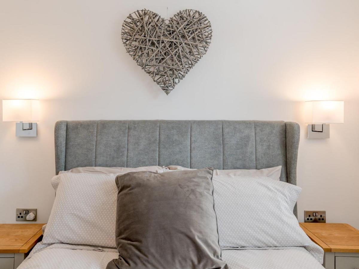 Pass The Keys Contemporary Apartment With Secure Parking Shrewsbury Zewnętrze zdjęcie