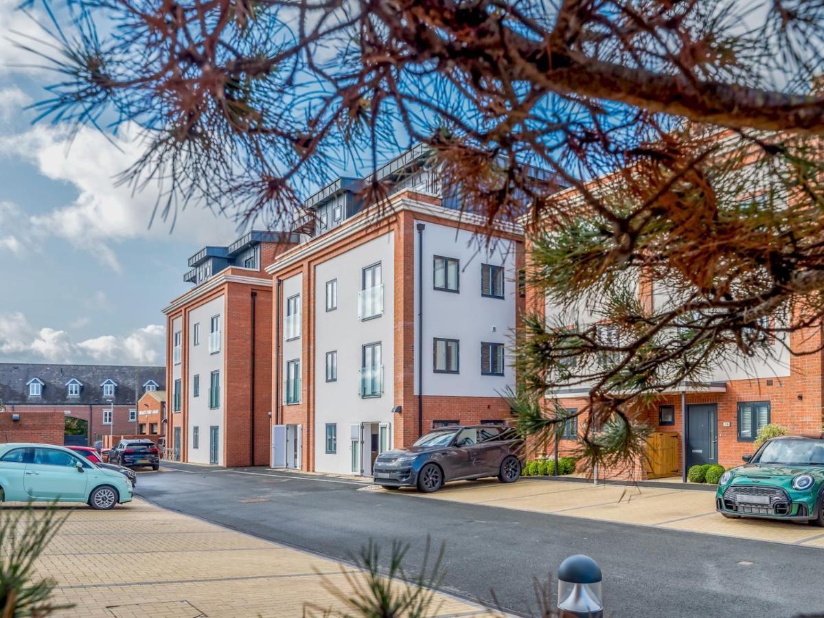 Pass The Keys Contemporary Apartment With Secure Parking Shrewsbury Zewnętrze zdjęcie